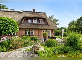 Außergewöhnliches Anwesen für Pferdeliebhaber mit über 6 ha. Weide- und Waldflächen