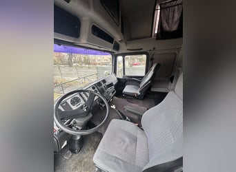 Ciężarówka do transportu koni MAN M40